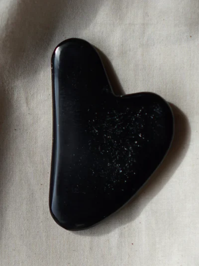 gua sha crni